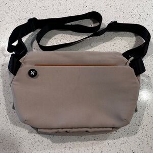 Mopak Wanderer Sling, in Color Natural